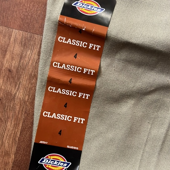 New dickies classic fit khaki shorts - Picture 10 of 13